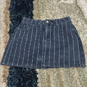 Pacsun Junior's Size 26 or 3 Pacsun Black Denim with White Strips GUC